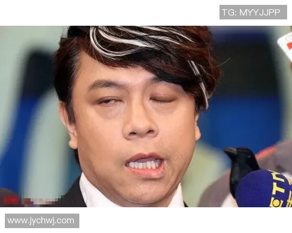 足球明星享受奢华生活抽雪茄的真实瞬间曝光引发热议