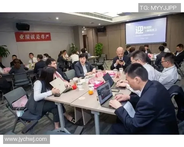 重庆篮球队与杭州篮球队赛后复盘团队协作的成功与不足分析 重庆篮球队与杭州篮球队赛后复盘团队协作的成功与不足分析